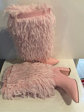 AIJIVOU Pink Faux Fur Fold-Over Shark Boots, Chunky Heel Pointed Toe, Size 6 NIB